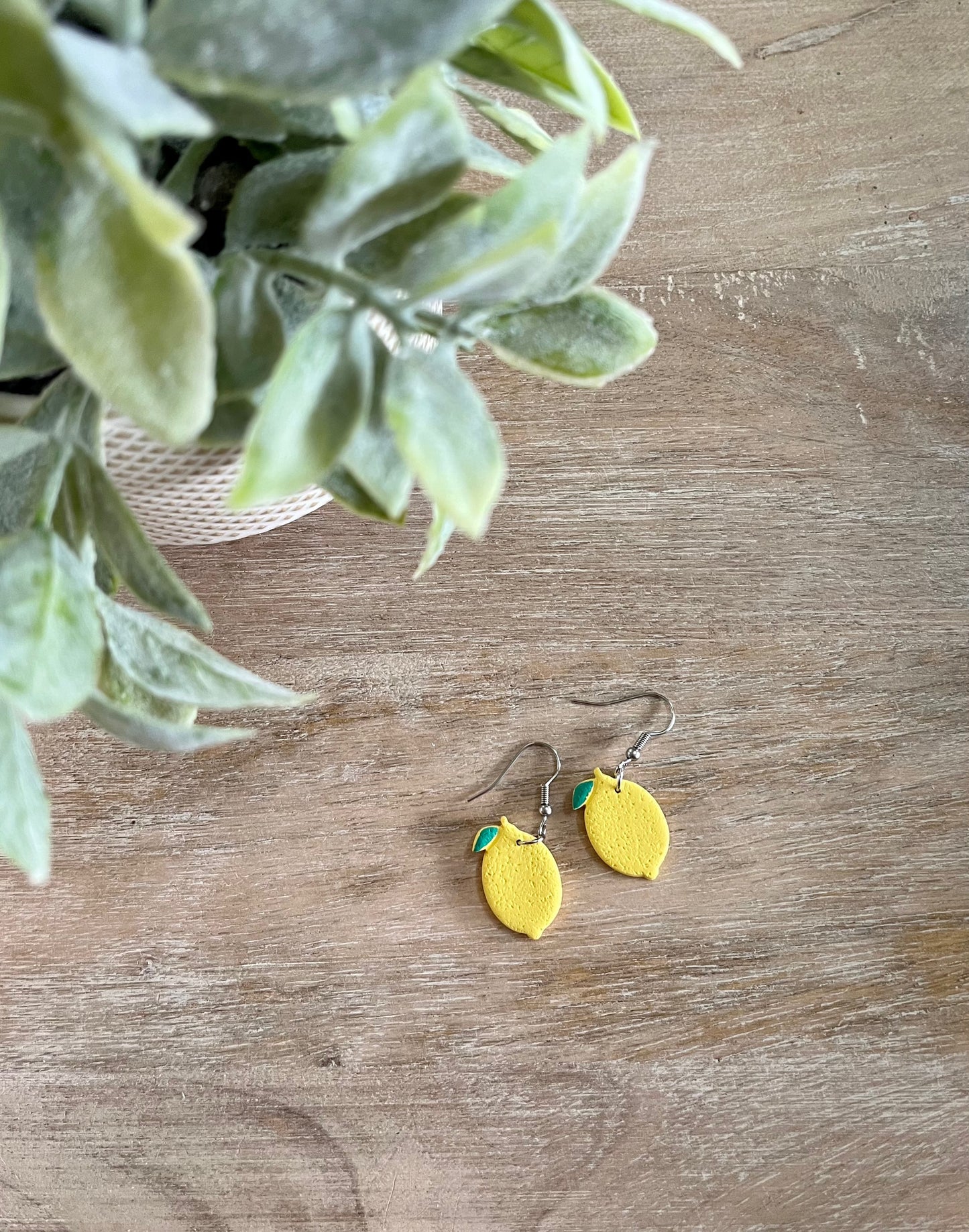 Medium Lemon Dangles