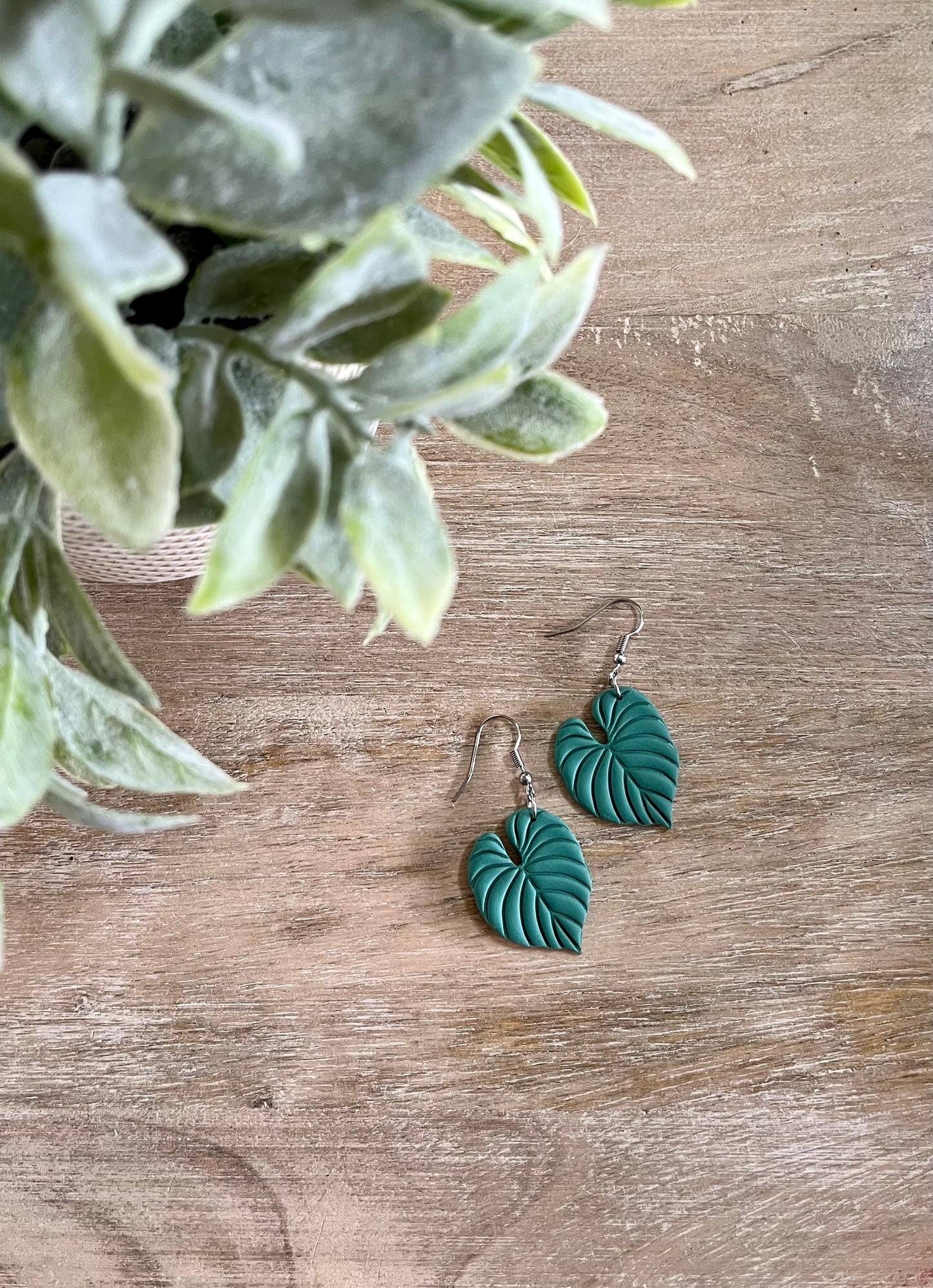 Monstera Leaf Dangle