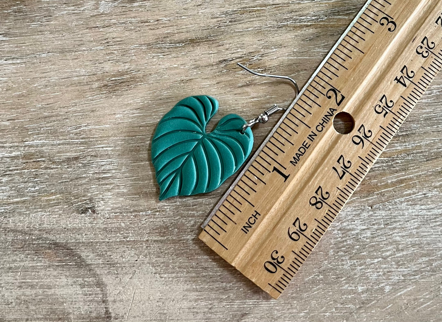 Monstera Leaf Dangle