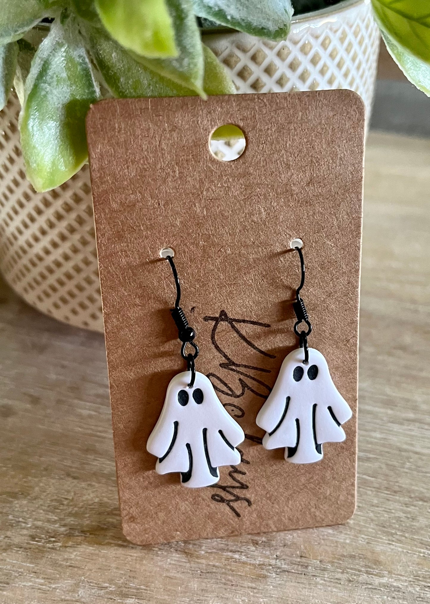 Large Ghost Dangles