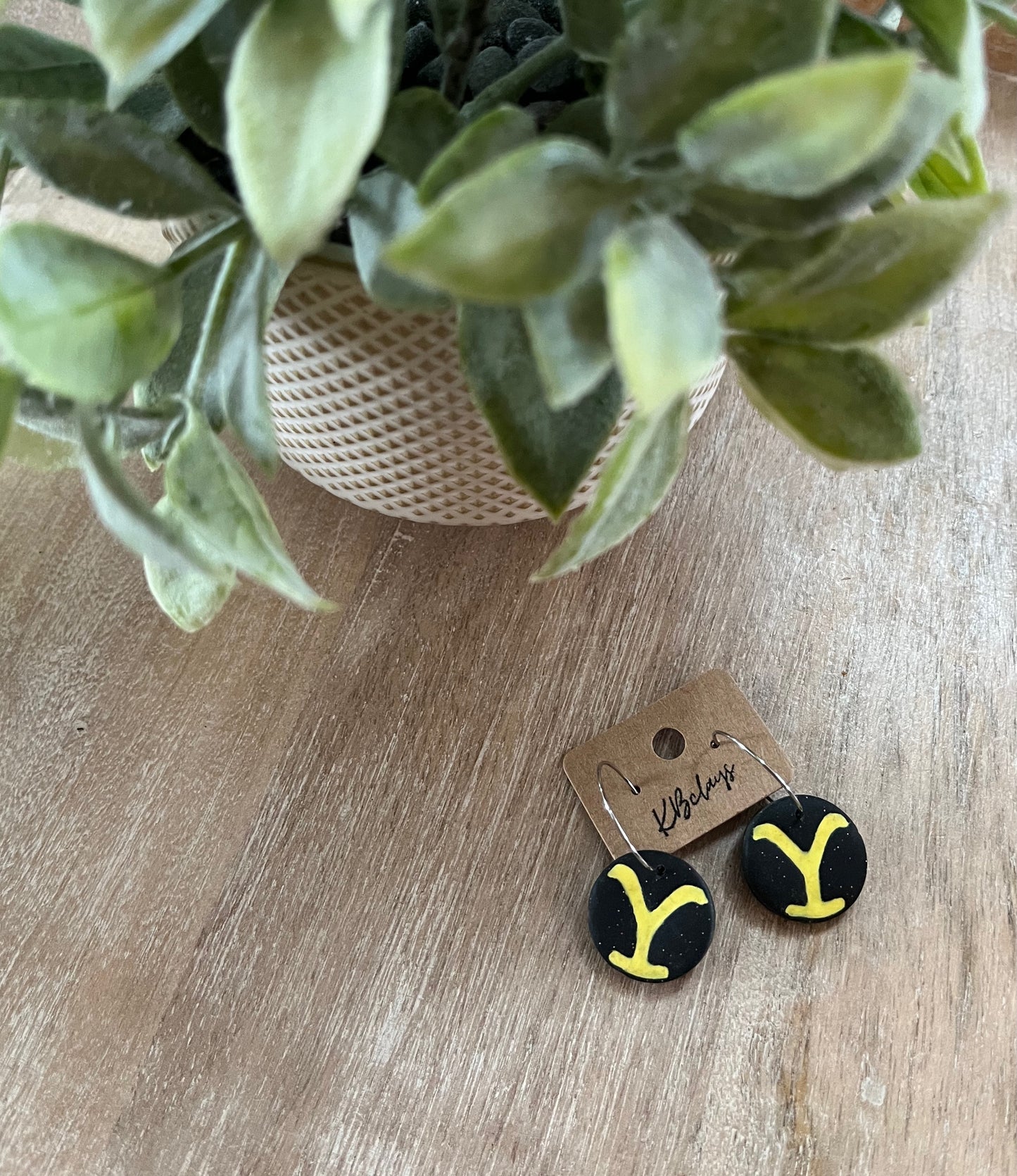 Y-Stone Black Hoops