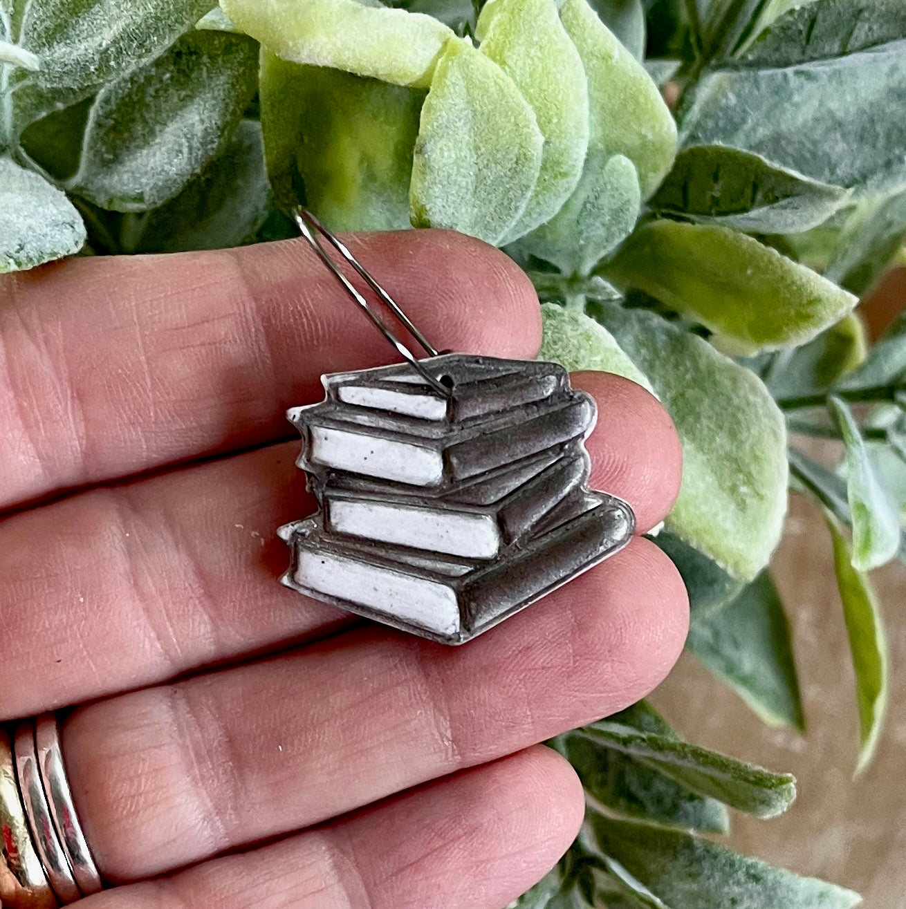 Dark Gray Embossed Stack of Books Hoops