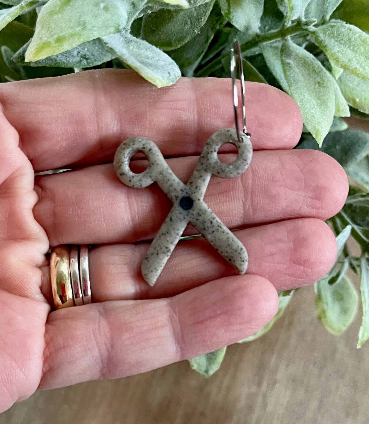 Scissor Hoops