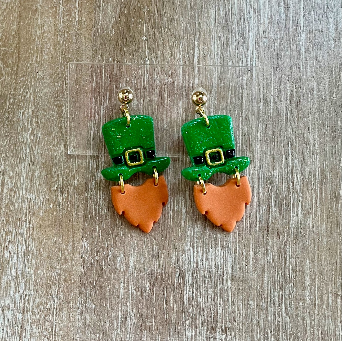 Leprechaun with Bright Green and Gold Speck Dangles