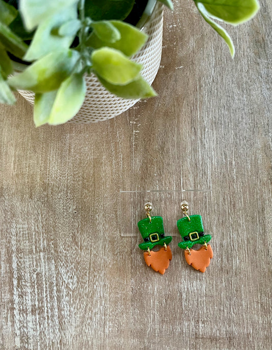 Leprechaun with Bright Green and Gold Speck Dangles